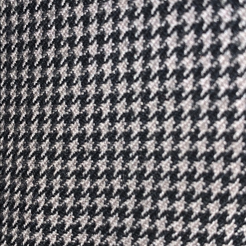 Addendum houndstooth vest - Picture 4 of 5